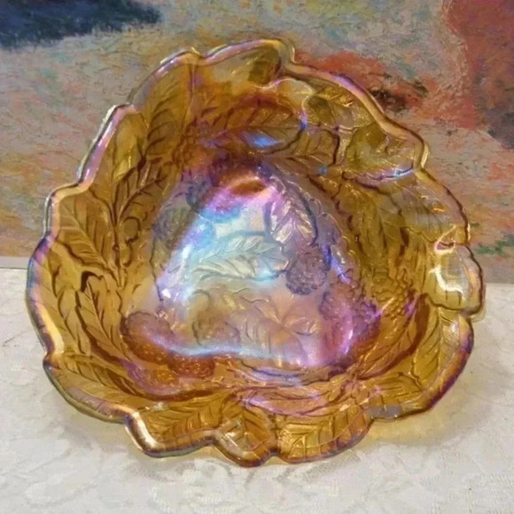 Vintage Carnival Glass Loganberry & Leave in Amber - Picture 3 of 9